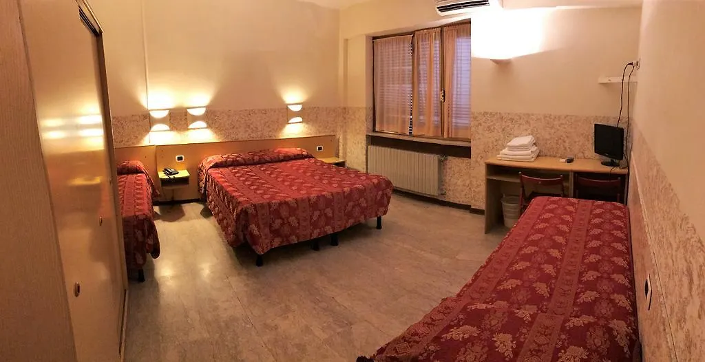 Hotel Nettuno Milán 0*,  Itálie